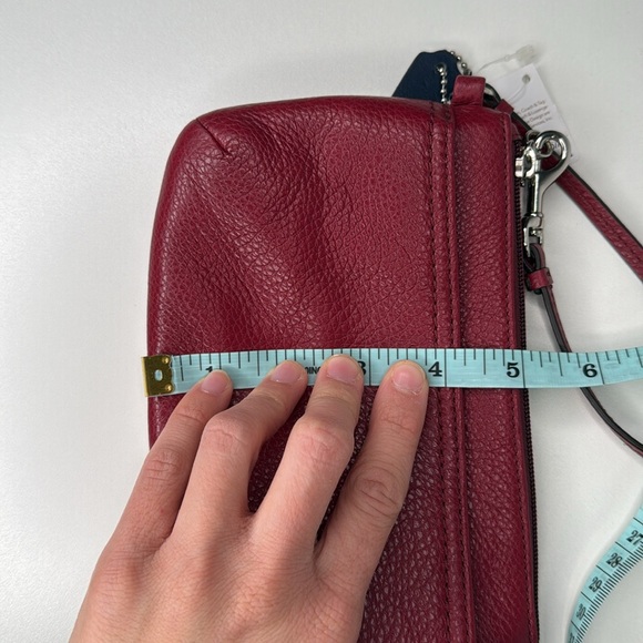 Coach pebbled leather medium wristlet crimson nwt prk lth F51683 NEW - Picture 15 of 15